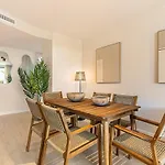 Vanian Gardens - 3br With Garden Appartement