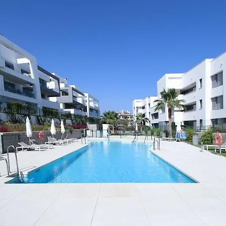 Vanian Gardens - 3br With Garden *