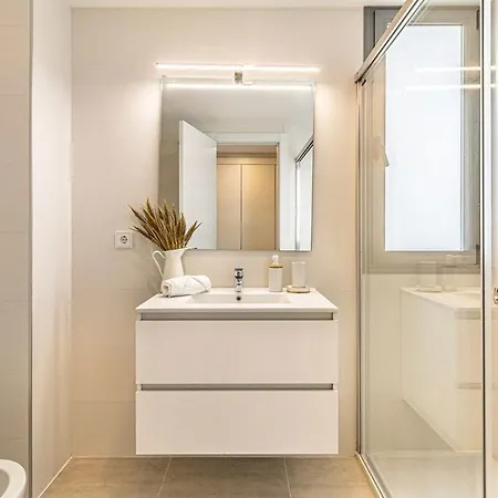 Vanian Gardens - 3br With Garden 아파트 *